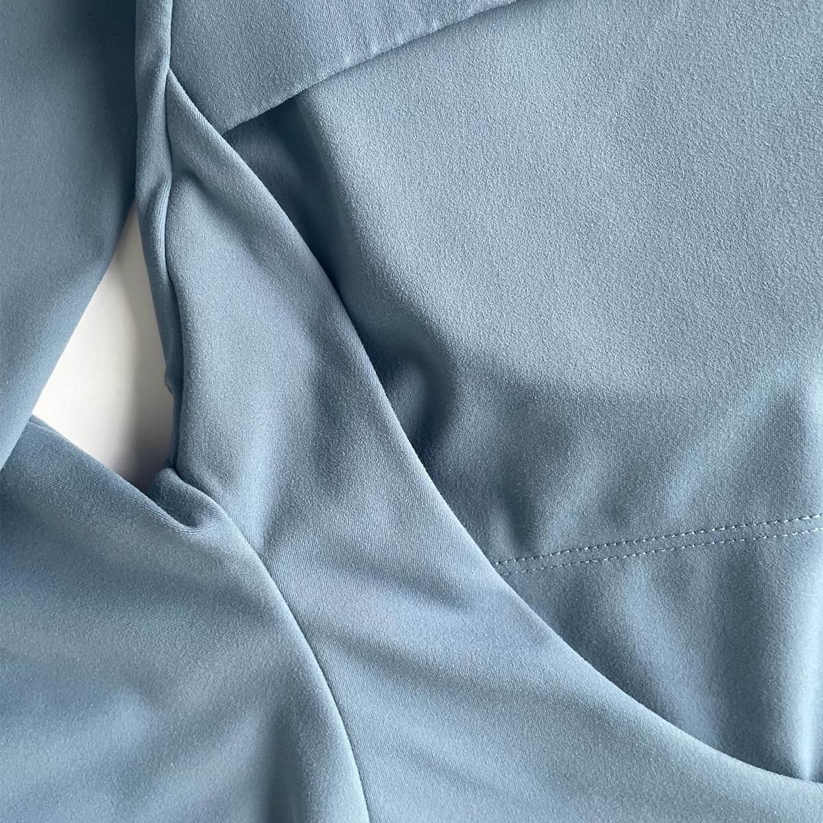 Women's long-sleeved yoga top  - Fitness & Nutrition Lab recensione e prezzo